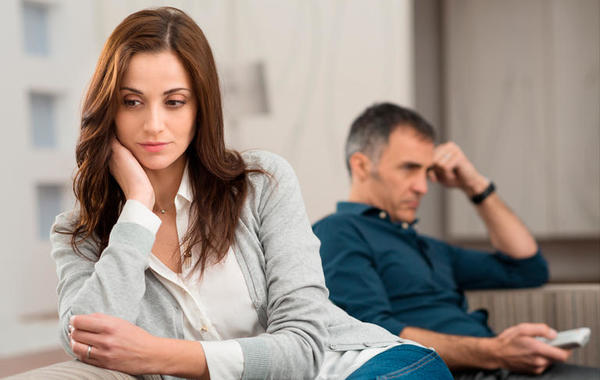 الزوج المصاب بالاكتئاب ..الأعراض وطرق التعامل مع