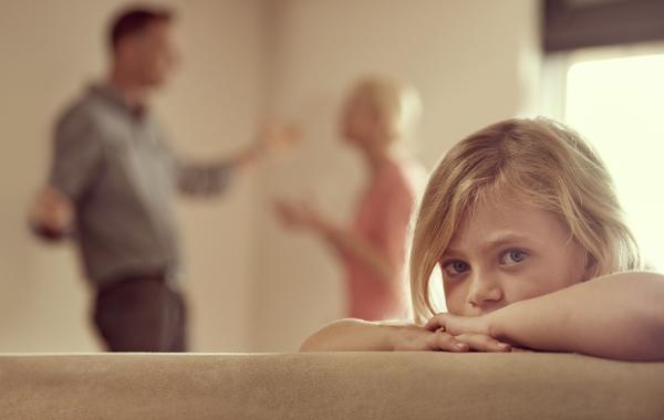 المشكلات الأسرية وأثرها على تنشئة الطفل