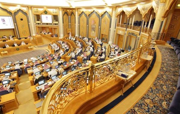 مجلس الشورى يطالب الحج والعمرة بالاستمرار في تطوير تطبيق "اعتمرنا"