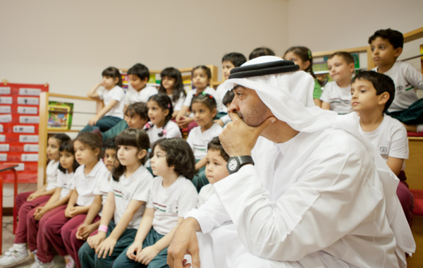 بمناسبة جائزة محمد بن زايد لأفضل معلم .. أفكار لمساعدة الأطفال على تكريمهم