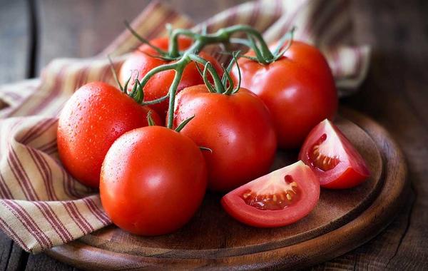 علماء: تناول الطماطم يقلل من خطر الإصابة بالسكتة الدماغية 