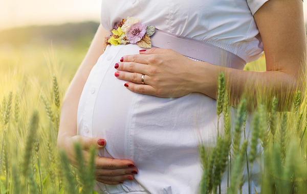 أسباب ابيضاض الإفرازات في أثناء الحمل