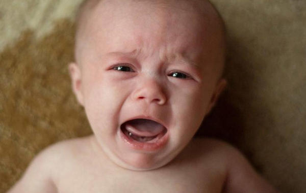 متى ينتهي بكاء الطفل الرضيع؟