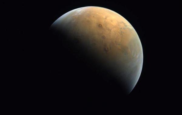  أول صورة لكوكب المريخ من مسبارالأمل