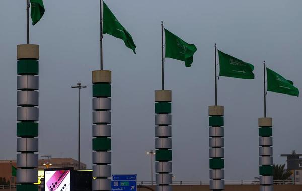 الرياض تتزين بالأعلام وشعار "يوم بدينا" احتفالا بذكرى يوم التأسيس