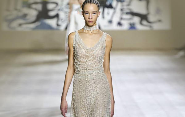 فستان خطوبة ناعم من ديور Dior