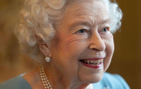 الملكة إليزابيث الثانية - الصورة من موقع ميرور
