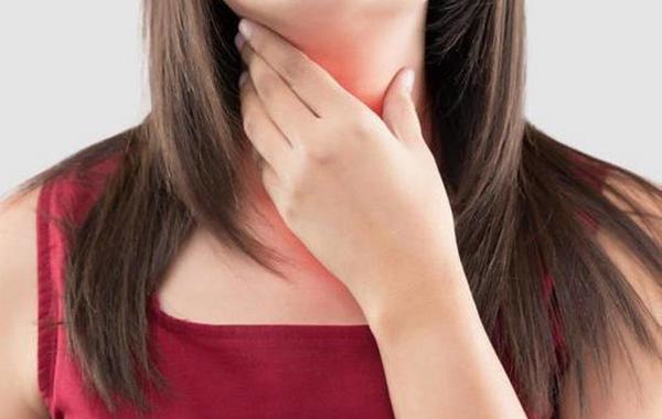 أعراض خمول الغدة الدرقية عند النساء 