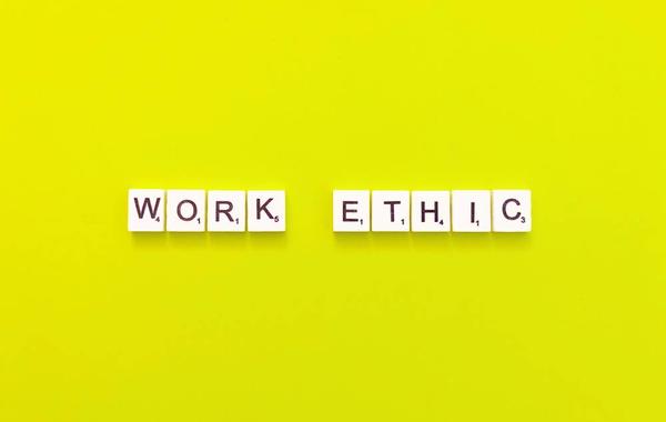 نماذج عن قواعد وأخلاقيات العمل