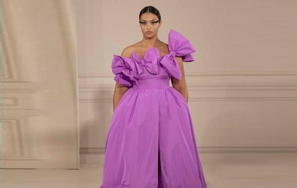 فستان خطوبة مزين بفيونكة من فالنتينو  Valentino