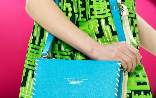 حقيبة كروس ملونة من فيكتوريا/توماس Victoria/Thomas  