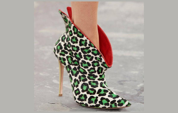 حذاء ملون من Vivienne Westwood 