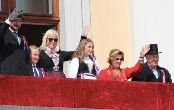 العائلة المالكة النرويجية تحتفل باليوم الوطني- الصورة من موقع Royal Central