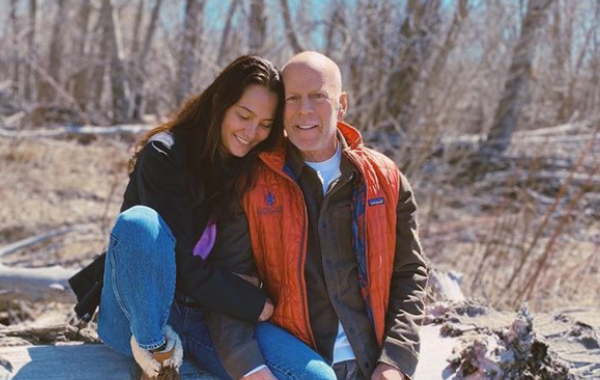 بروس ويليس وزوجته إيما هيمنج ويليس- الصورة من حساب النجم على إنستغرام