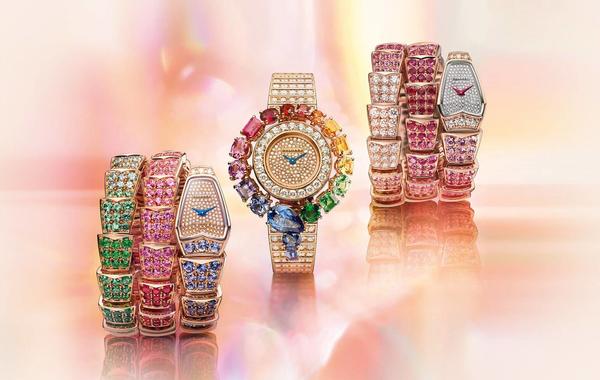 ساعات بأحجار ملوّنة Colorful Gems Watches
