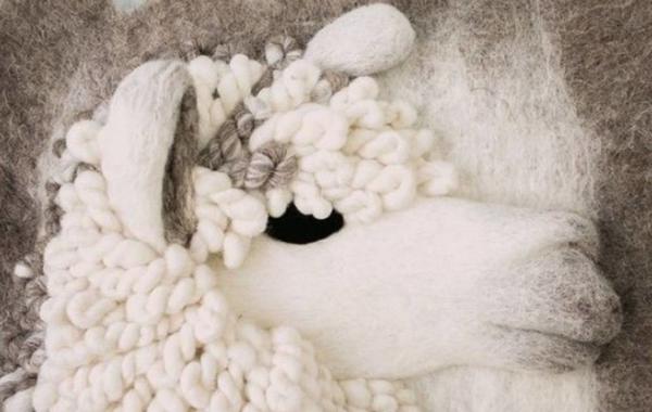 حيوانات هولي جورتين Holly Guertin  الملبدة الضبابية المصنوعة من الصوف