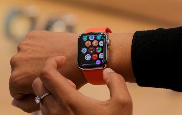 تسمح إدارة الغذاء والدواء الأمريكية باستخدام Apple Watch لمراقبة مرض باركنسون