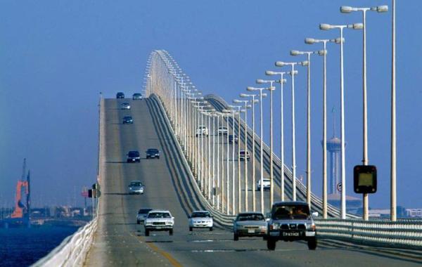 جسر الملك فهد الرابط بين المملكة العربية السعودية ومملكة البحرين