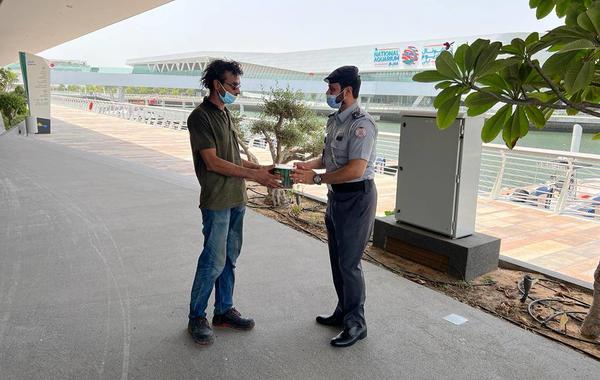 مبادرة "سقياهم". الصورة من شرطة أبوظبي