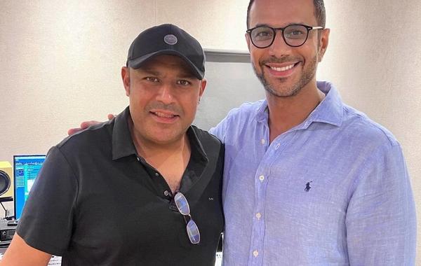 فايز السعيد مع الفنان علي بن محمد-  صورة من صفحته الرسمية على انستغرام