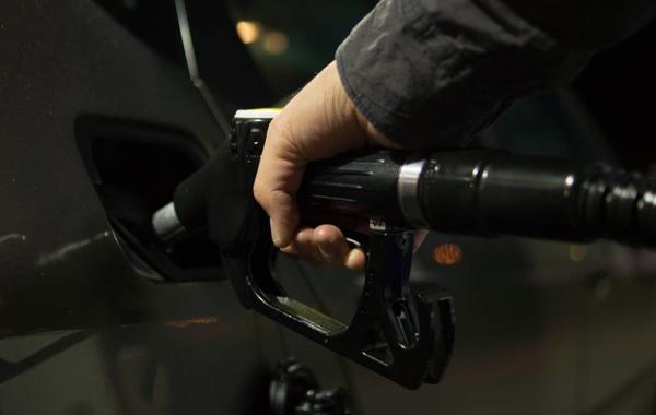 أسعار الوقود في الإمارات لشهر سبتمبر 2022 تشهد تراجعًا جديدًا