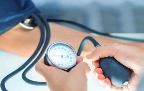 ارتفاع ضغط الدم: ما هو الوقت الملائم لتناول الدواء؟