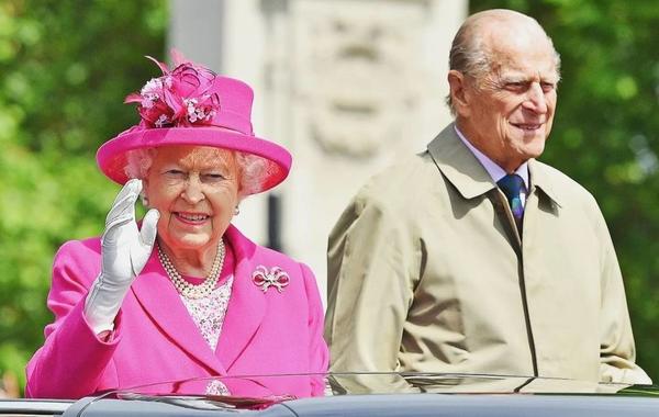 الملكة إليزابيث والأمير فيليب- الصورة من حساب The Royal Family على إنستغرام 