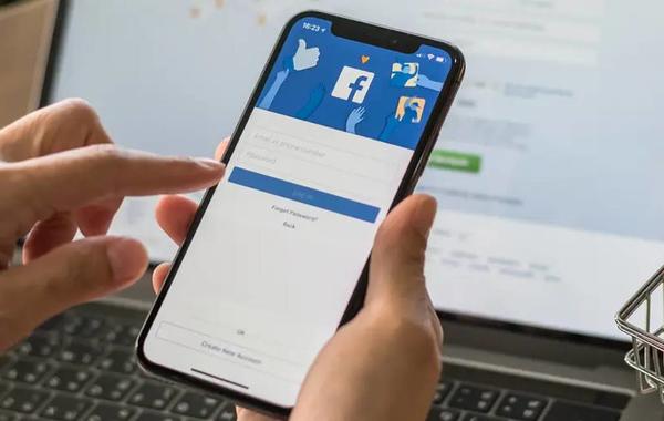 كيفية حذف حسابك على Facebook نهائيًا على الهاتف أو الكمبيوتر وتنزيل بياناتك الشخصية