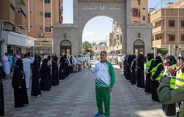 محافظ الطائف يتسلم شعلة دورة الألعاب السعودية 2022 - مصدر الصورة واس