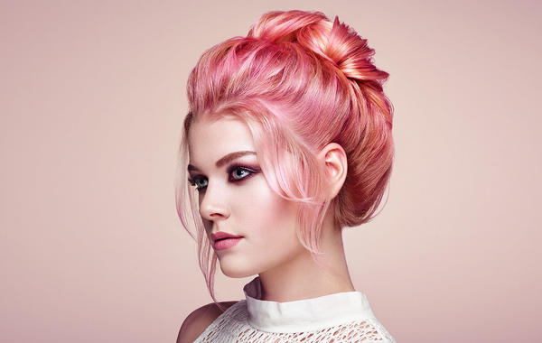 أجمل صبغات شعر من درجات اللون الزهري مناسبة لاطلالتك في شهر اكتوبر الوردي