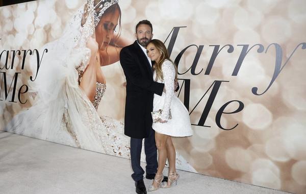 LOS ANGELES, CALIFORNIA - FEBRUARY 08:(L-R) Ben Affleck and Jennifer Lopez attend the Los Angeles Special Screening Of "Marry Me" on February 08, 2022 in Los Angeles, California. Frazer Harrison/Getty Images/AFP Frazer Harrison / GETTY IMAGES NORTH AMERICA / Getty Images via AFP