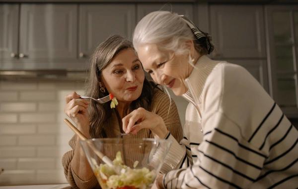 نصائح غذائية لكبار السن.. على قدر من الأهمية (المصدر: Pexels)