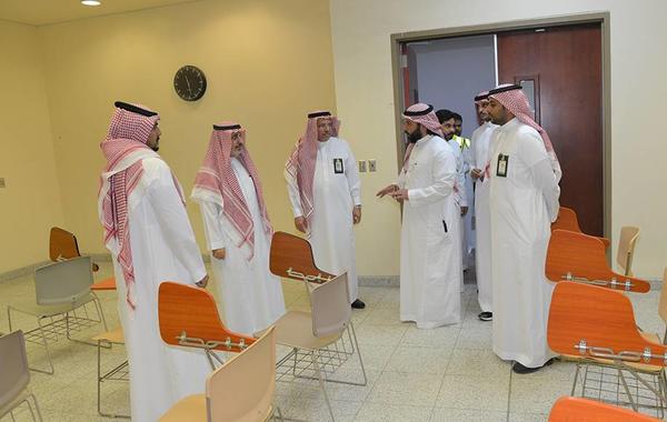 وكيل جامعة الملك عبد العزيز للشؤون التعليمية المكلف يتفقد جاهزية المباني الدراسية