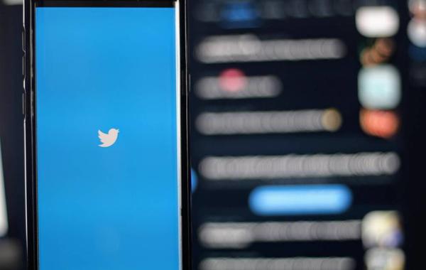 
تويتر تطلق رسميا علامة التوثيق 