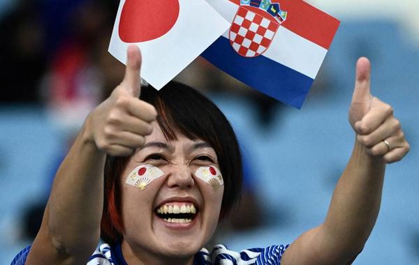 JEWEL SAMAD / AFP/ مشجعة يابانية في كأس العالم قطر 2022