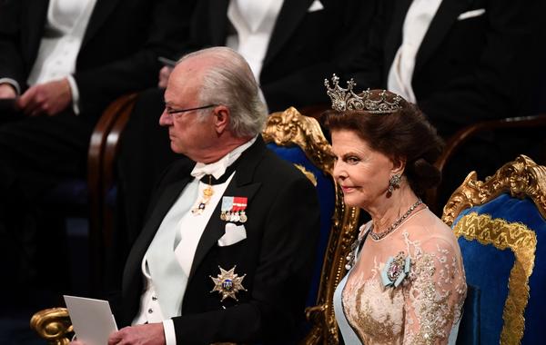 King Carl XVI Gustaf of Sweden (L) and Queen Silvia of Sweden arrive for the Nobel awards ceremony at the Concert Hall in Stockholm, Sweden on December 10, 2019. Jonathan NACKSTRAND / AFP