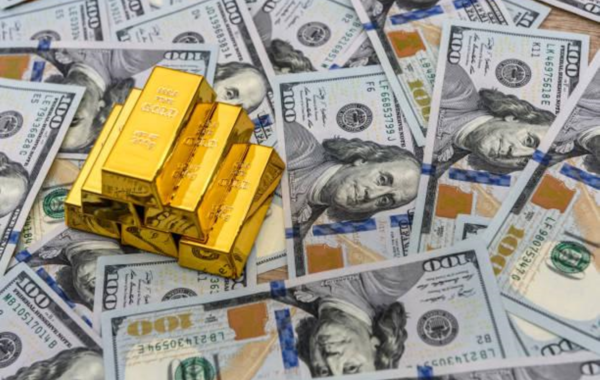 ارتفاع الدولار في مصر يدفع الذهب لتحقيق سعر قياسي 