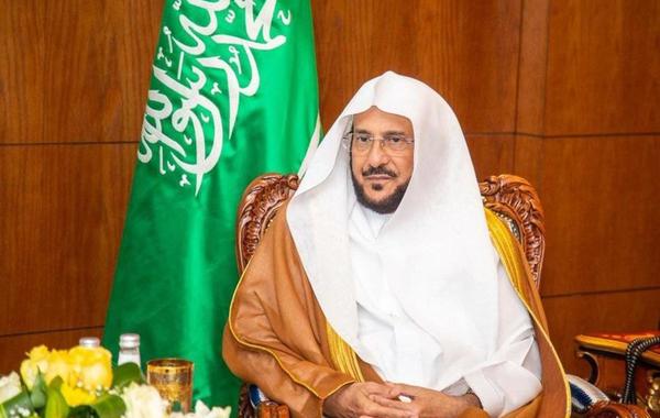 وزير الشؤون الإسلامية يوجه بإقامة صلاة عيد الفطر بعد شروق الشمس بربع ساعة في السعودية
