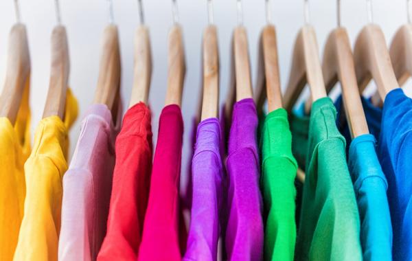 نصائح لغسيل الملابس الملونة