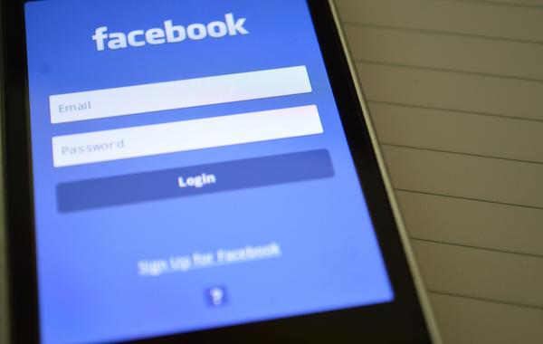 
كيفية إخفاء رقمك عن جهات الاتصال في فيسبوك

