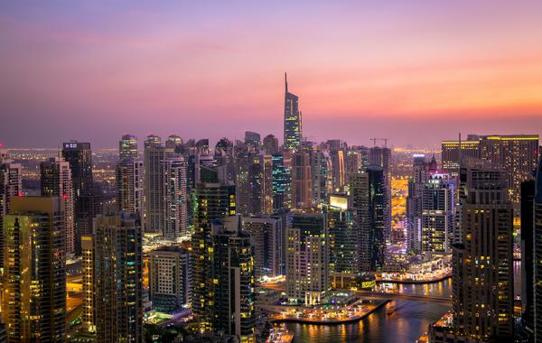 حمدان بن محمد يطلق مركز دبي لاستخدامات الذكاء الاصطناعي.. ويعلن دبي الثالثة عالميا في تقرير الأداء الاقتصادي - الصورة من pexels by aleksandar