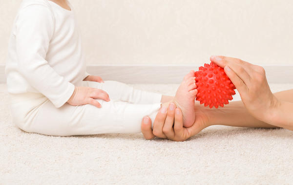 متى تكون ظاهرة تقوس الساقين عند طفلك مقلقة وتستدعي العلاج؟ - Shutterstock
