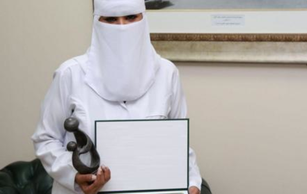 أول ممرضة سعودية تنال جائزة "ديزي"