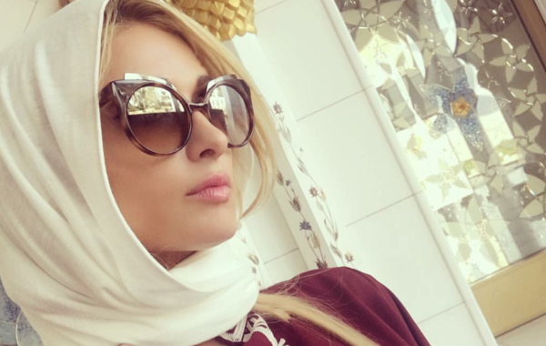 بالصور: باريس هيلتون ترتدي الحجاب في أبوظبي
