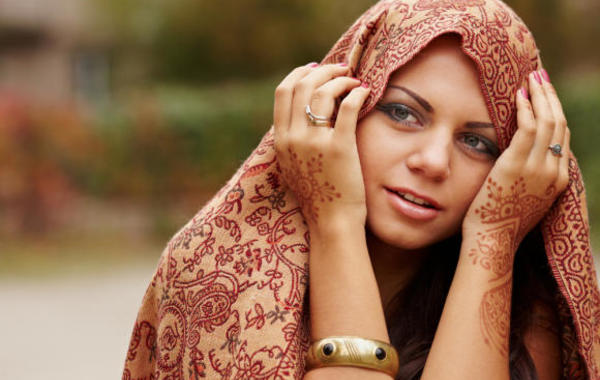 الحنّة زينة المرأة العربيّة الأصيلة