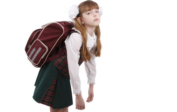 6 نصائح لحماية ظهر ابنك من وزن حقيبة المدرسة!