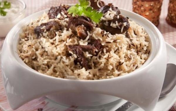 الأرز بالكراوية من مطبخ منال العالم