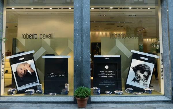 Roberto Cavalli  يطلق مذكراته في أسبوع ميلانو للموضة
