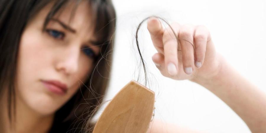 علاج تساقط الشعر بأفضل 5 زيوت طبيعية | مجلة سيدتي