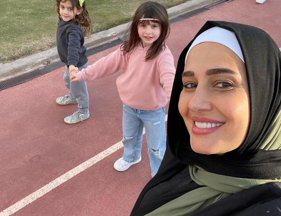 حلا شيحة بصحة ابنتيها - صورة من صفحتها على " انستغرام"